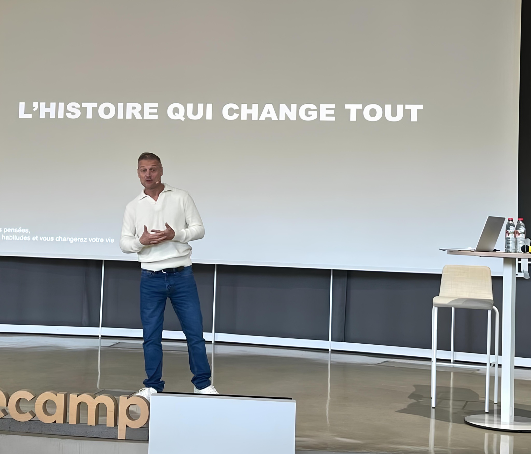 Frédéric Ternon lors d'une intervention en conférence